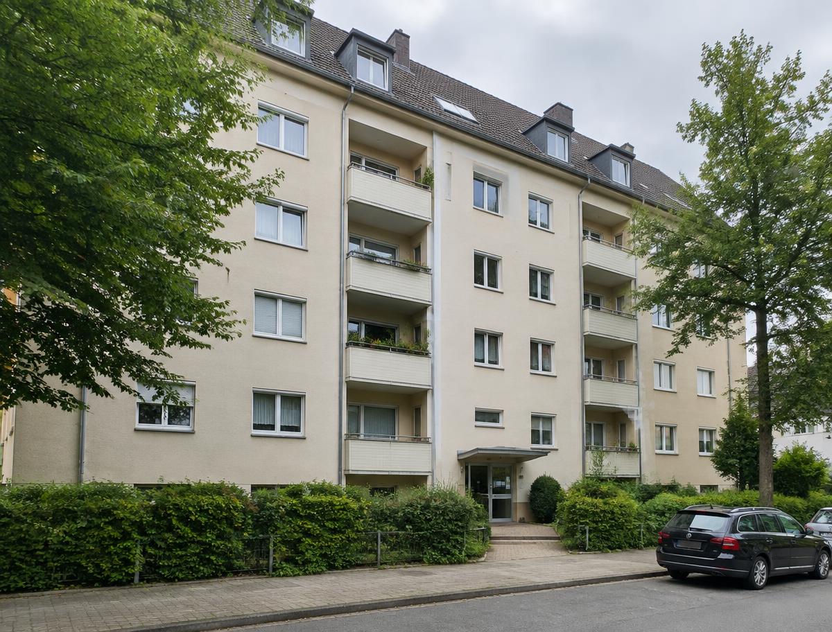 Gepflegtes Mehrfamilienhaus mit Balkonen